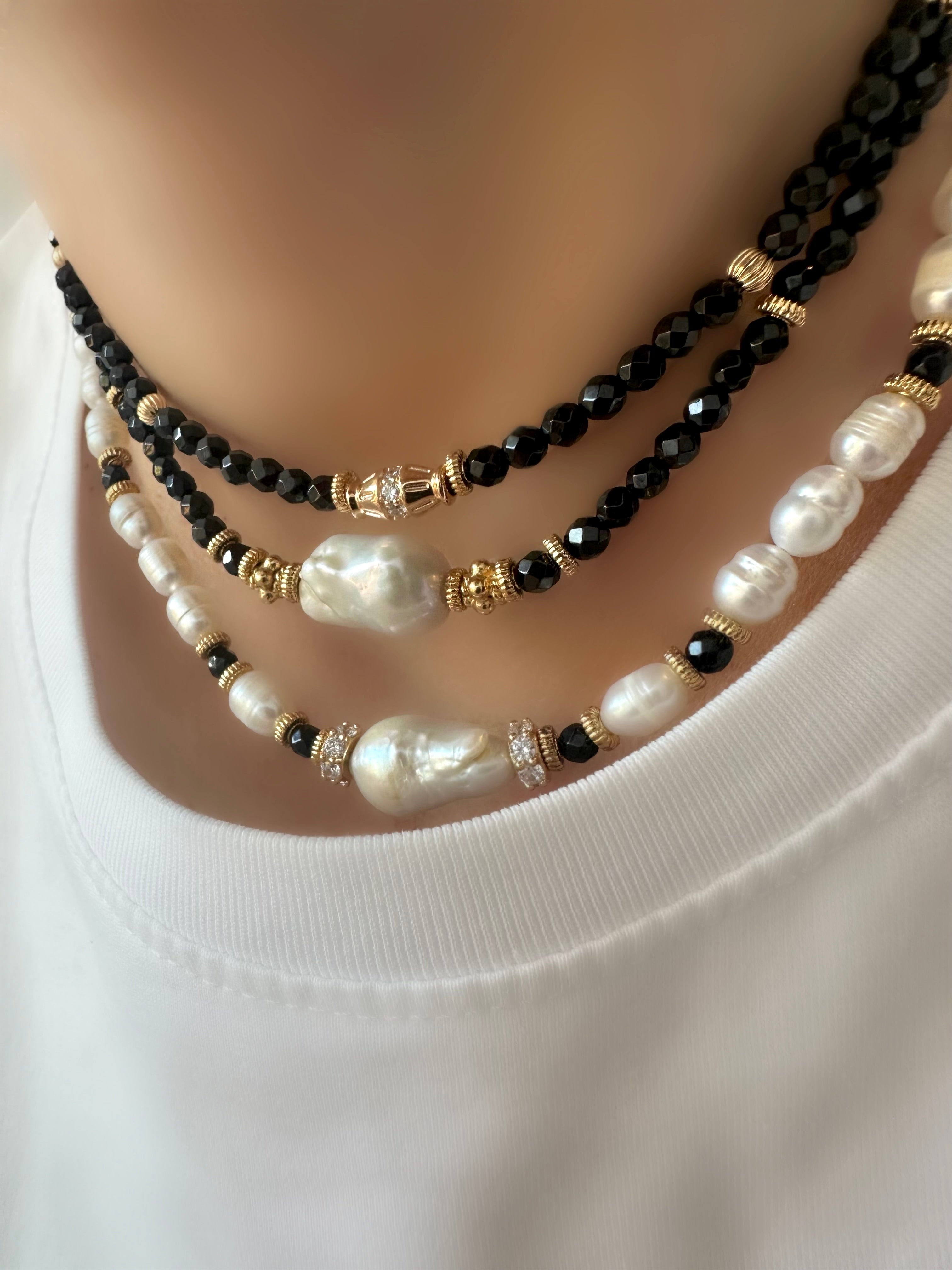 Collar Stones Baroque